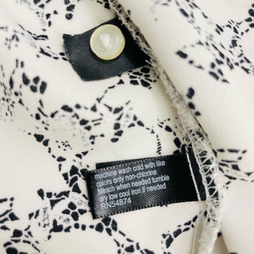 The Limited XXL Black & White Abstract Print V-Neck Blouse Flowy - Picture 9 of 14